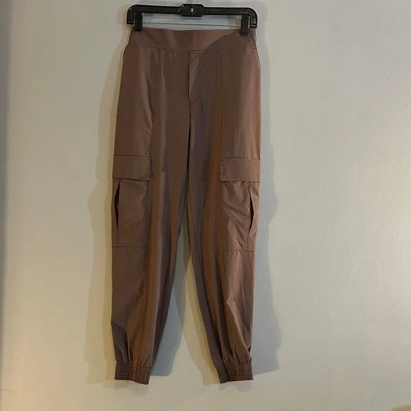 EUC like new Athleta Brown Cargo Jogger Pants size 0 - Picture 1 of 7